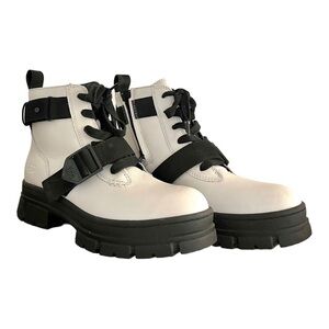 UGG ASHTON LACE UP WHITE SUEDE WATERPROOF PLATFORM WOMEN'S BOOTS